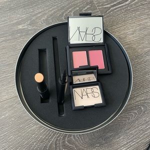Nars Andy Warhol, Screen Test: Edie Sedgwick, 1965 canister makeup set
